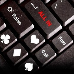 Теллсы в онлайн покере: 5 показателей силы руки соперника