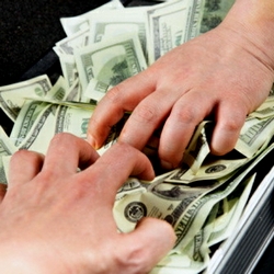 Американские полицейские украли 0 000 у игроков в покер