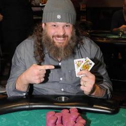 Рой Нельсон выиграл благотворительный покерный турнир 