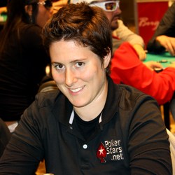 Ванесса Селбст - победитель Super High Roller Celebrity Shootout