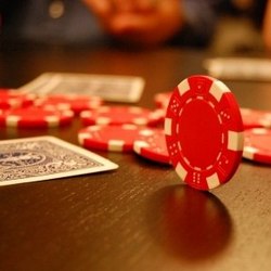 Как вібрать покер рум?